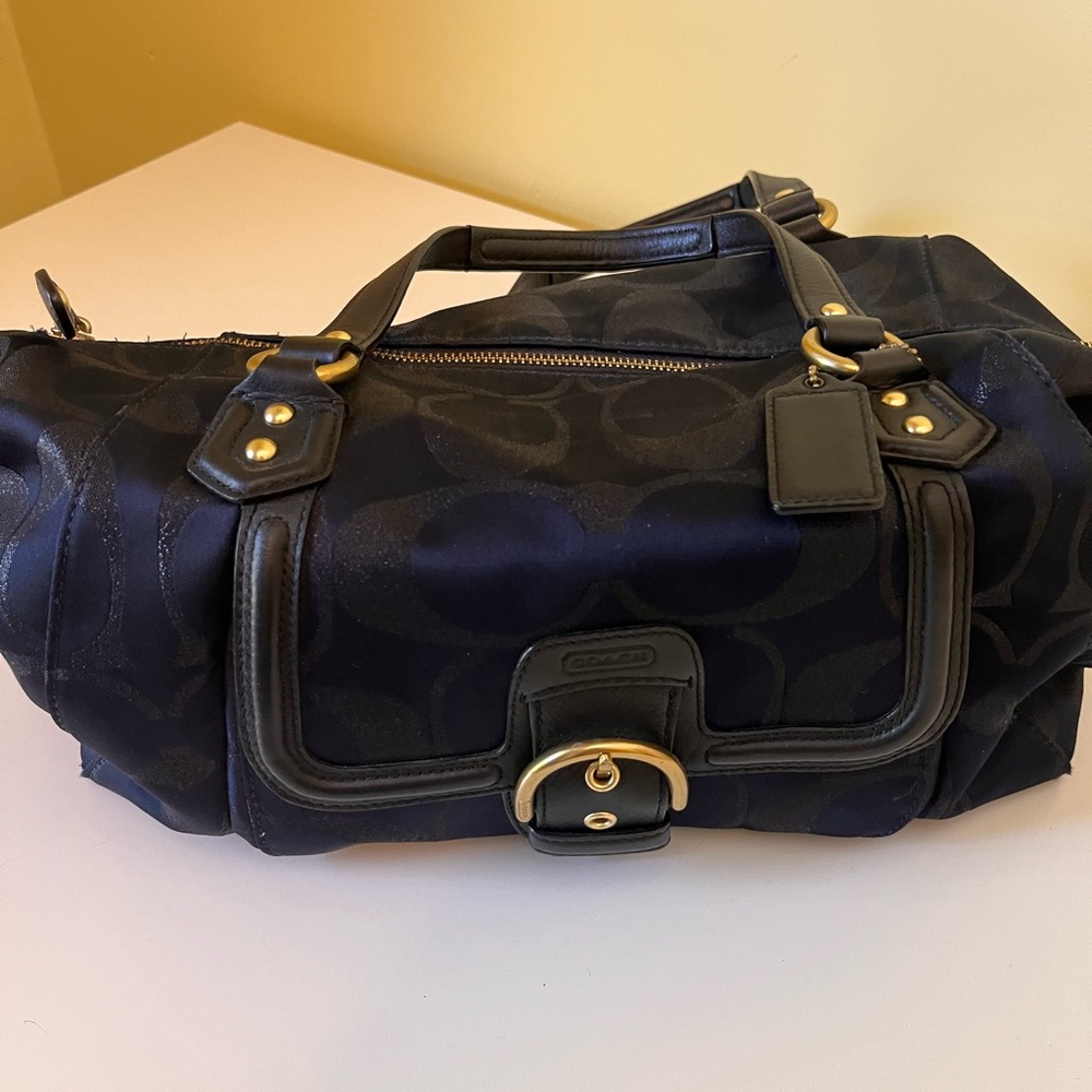 Coach bag. Navy blue.